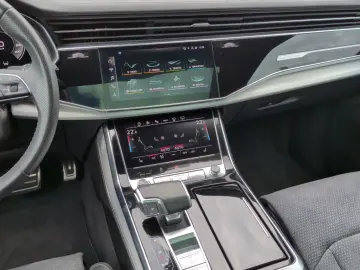 AUDI Q8 50 TDI quattro STH AHK PANO B&O