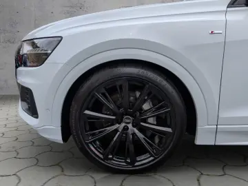 AUDI Q8 50 TDI quattro STH AHK PANO B&O
