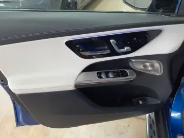 MERCEDES-BENZ GLC 300d 4M-AMG Burmester 360 Keyless