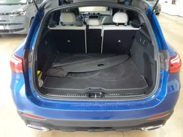 MERCEDES-BENZ GLC 300d 4M-AMG Burmester 360 Keyless
