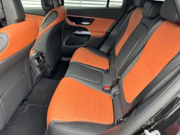 MERCEDES-BENZ GLC 200 4M AMG Line Carbon 360 Kam.