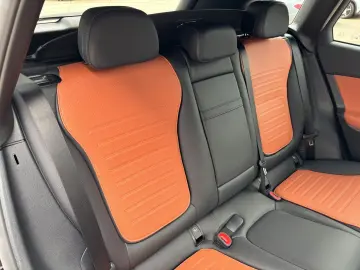 MERCEDES-BENZ GLC 200 4M AMG Line Carbon 360 Kam.