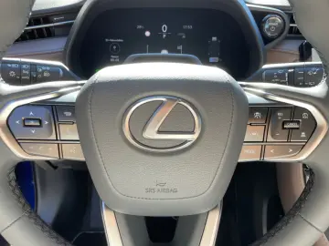 Lexus LBX FWD Emotion  ACC PDC SHZ CarPlay RCam