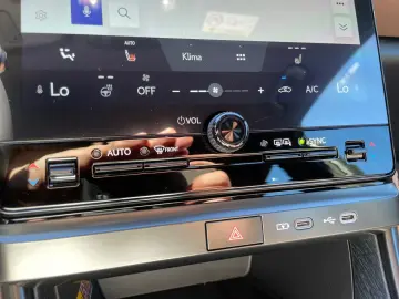 Lexus LBX FWD Emotion  ACC PDC SHZ CarPlay RCam