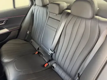 MERCEDES-BENZ E 220 d 4M AMG SUPERSCREEN 21  360  DISTR.