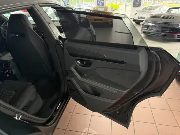 LAMBORGHINI Urus S