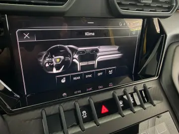 LAMBORGHINI Urus S