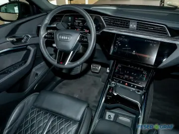 AUDI Q8 e-tron 50 S-line Matrix Pano AHK HuD B&O 360