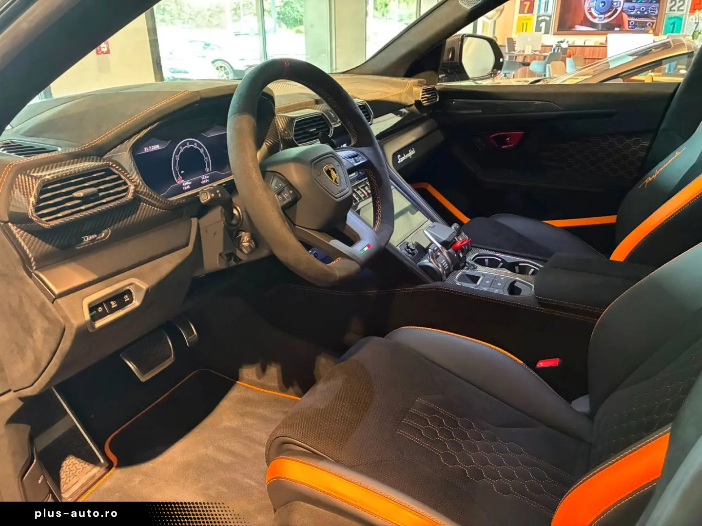 LAMBORGHINI URUS PERFORMANTE - FULL CARBON