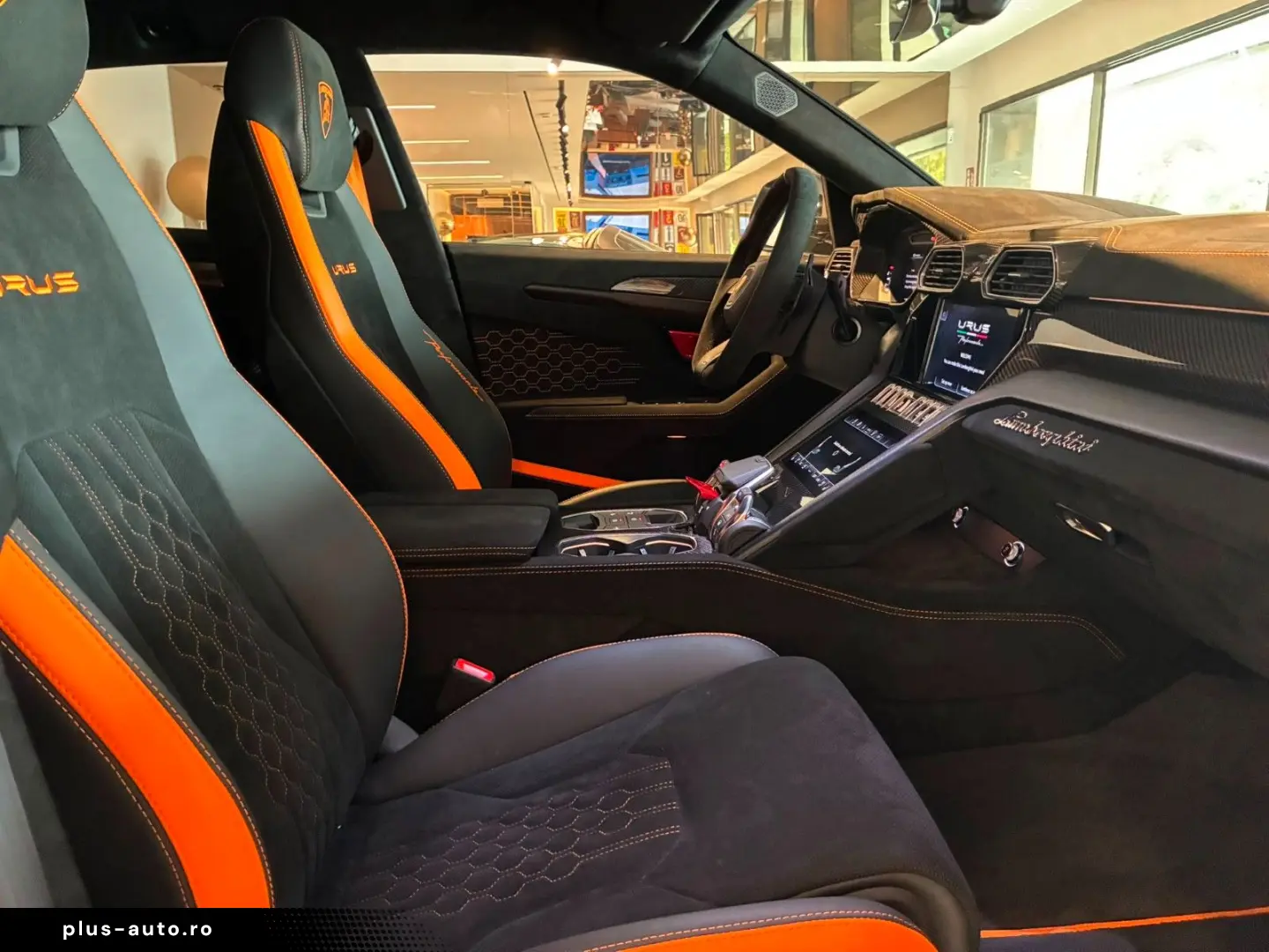 LAMBORGHINI URUS PERFORMANTE - FULL CARBON