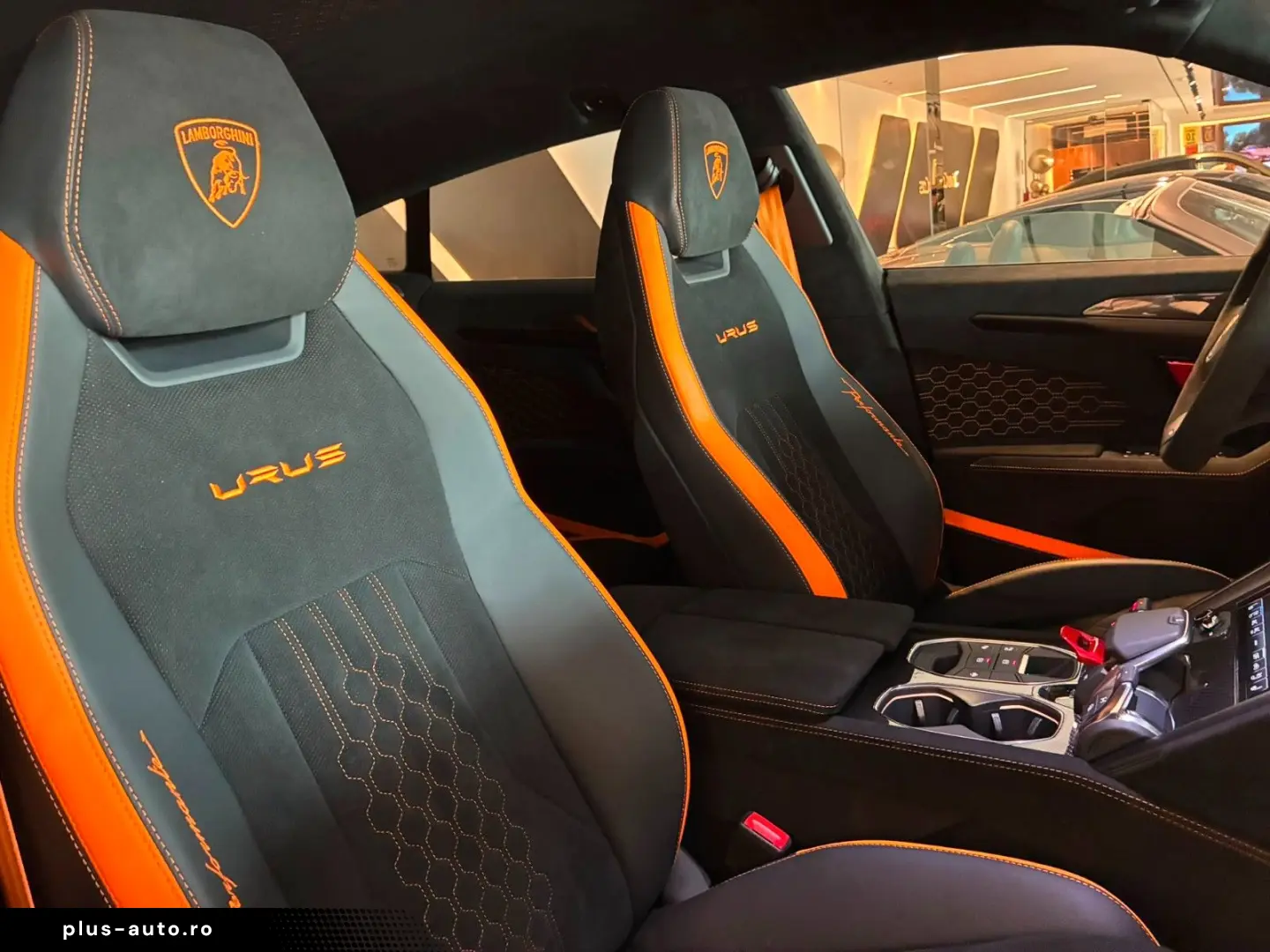 LAMBORGHINI URUS PERFORMANTE - FULL CARBON