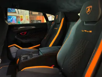 LAMBORGHINI URUS PERFORMANTE - FULL CARBON