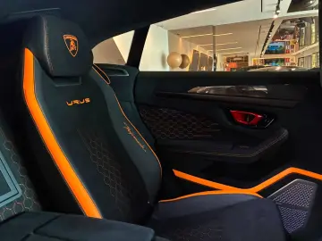 LAMBORGHINI URUS PERFORMANTE - FULL CARBON