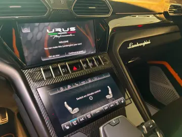 LAMBORGHINI URUS PERFORMANTE - FULL CARBON