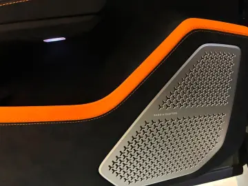 LAMBORGHINI URUS PERFORMANTE - FULL CARBON