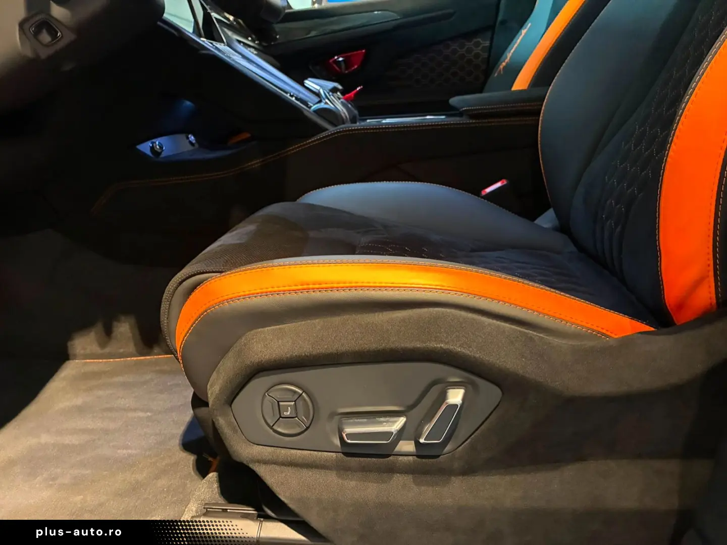 LAMBORGHINI URUS PERFORMANTE - FULL CARBON