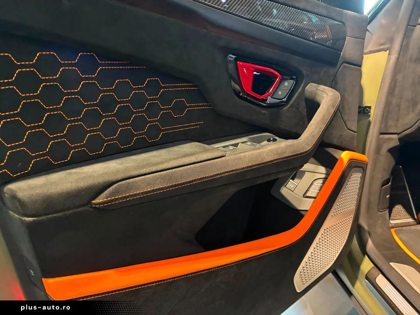 LAMBORGHINI URUS PERFORMANTE - FULL CARBON