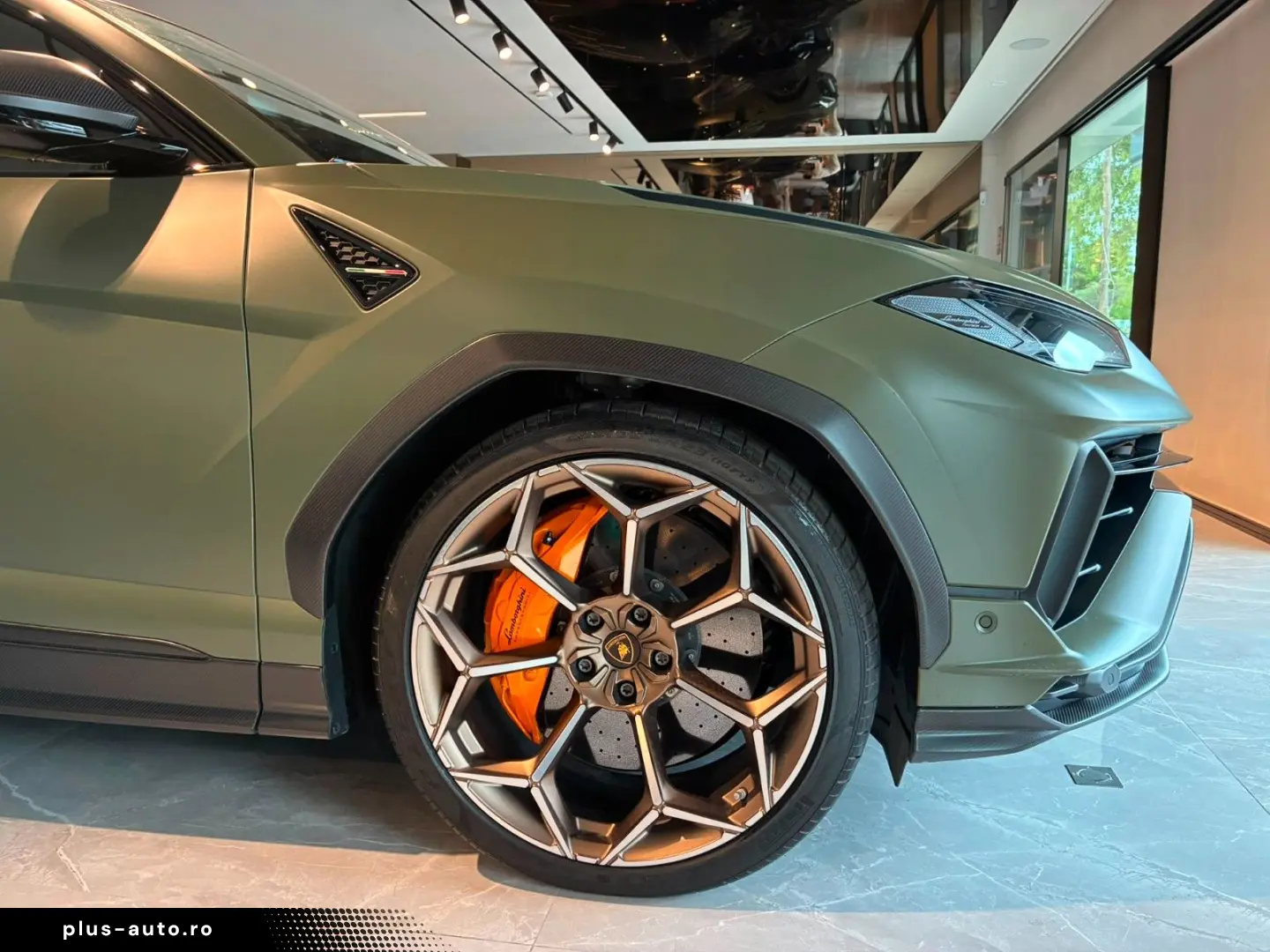 LAMBORGHINI URUS PERFORMANTE - FULL CARBON