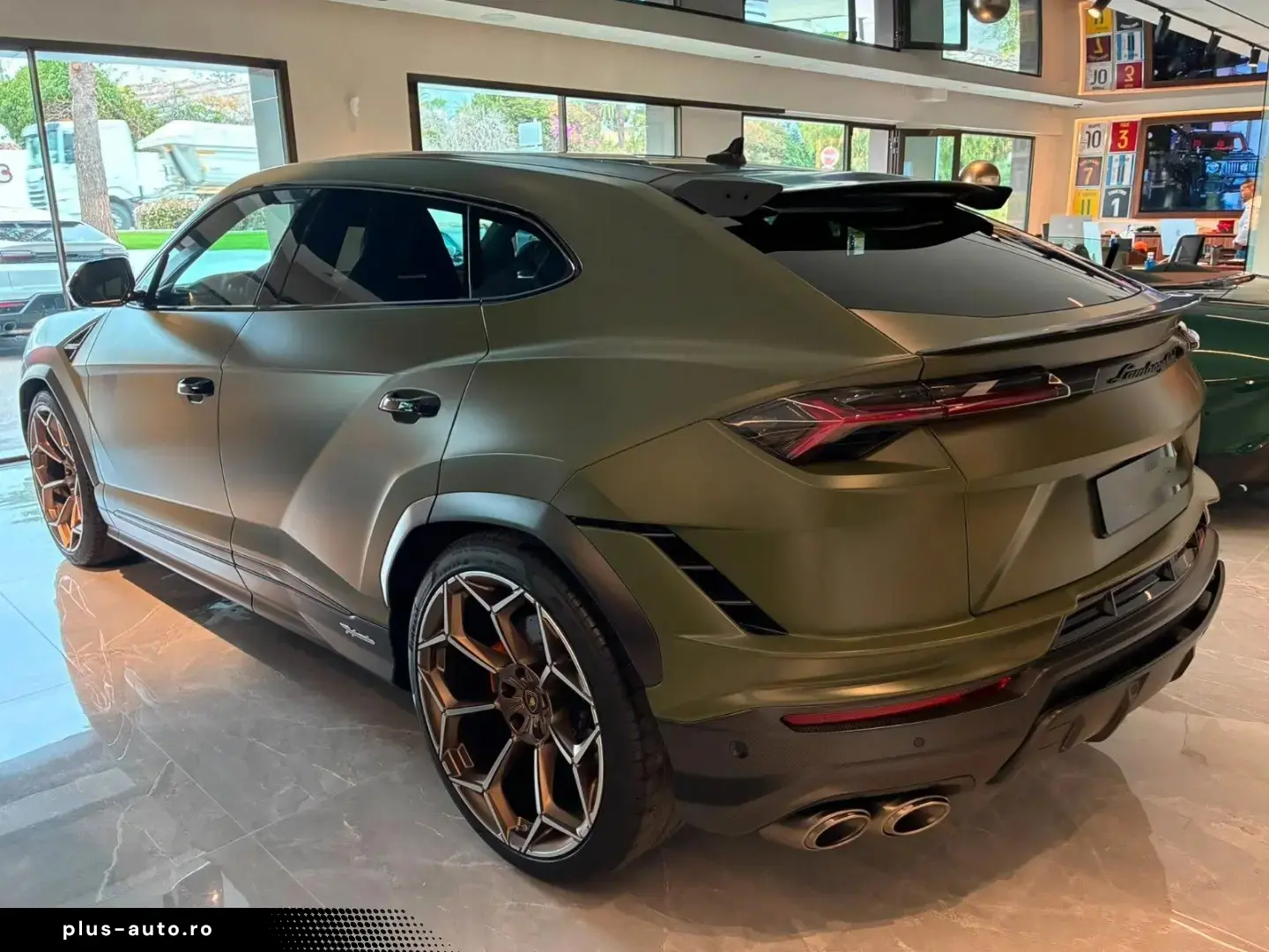 LAMBORGHINI URUS PERFORMANTE - FULL CARBON
