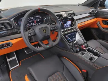 LAMBORGHINI Urus Sport