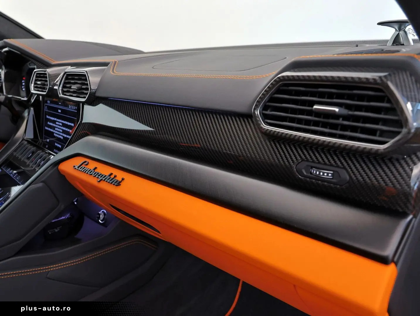 LAMBORGHINI Urus Sport