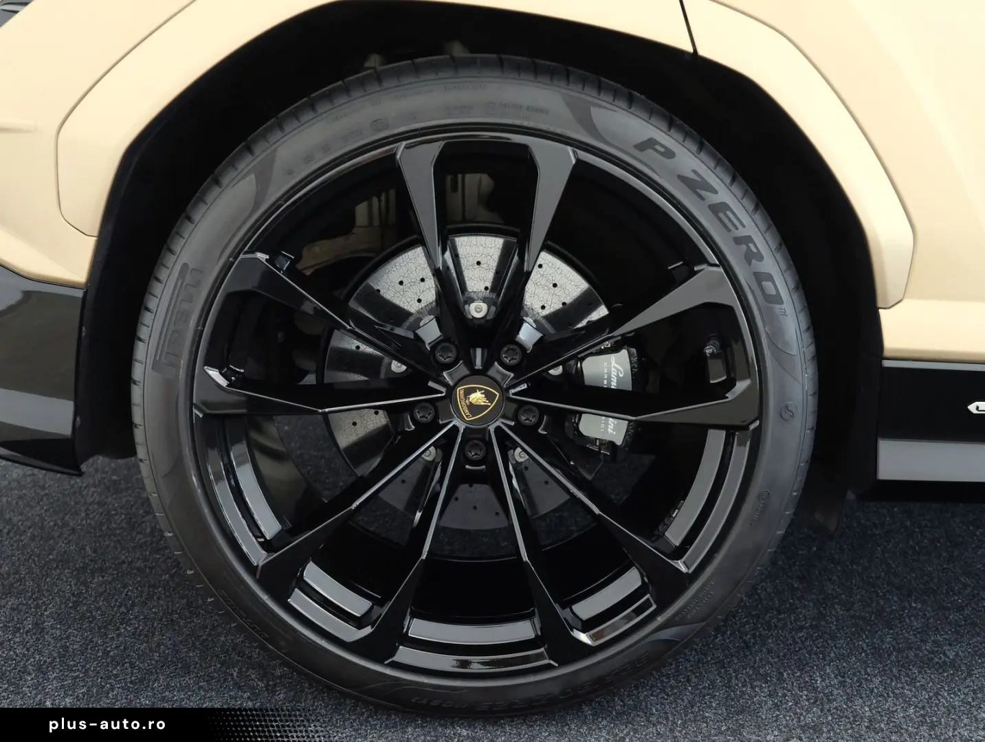 LAMBORGHINI Urus Sport