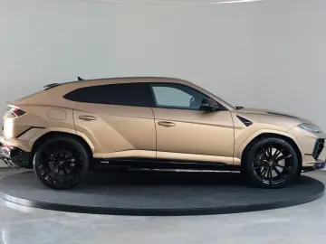 LAMBORGHINI Urus Sport