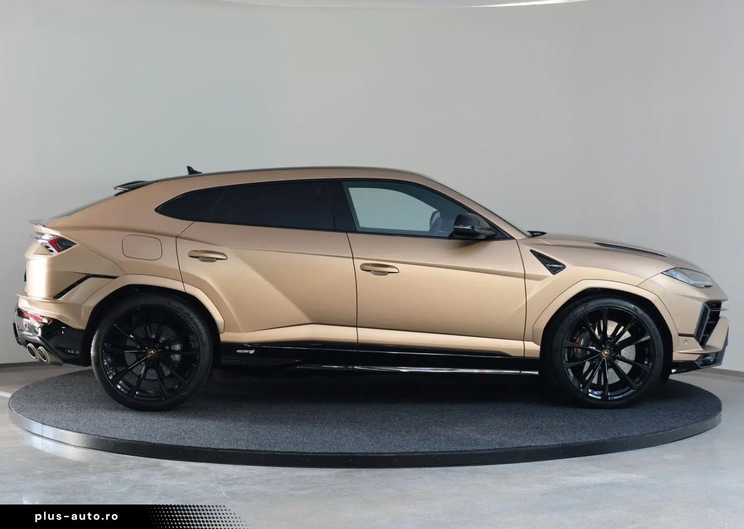 LAMBORGHINI Urus Sport