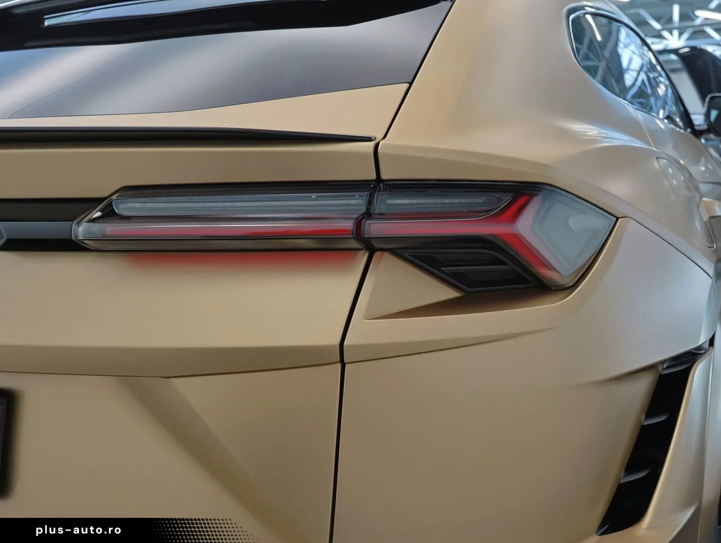 LAMBORGHINI Urus Sport