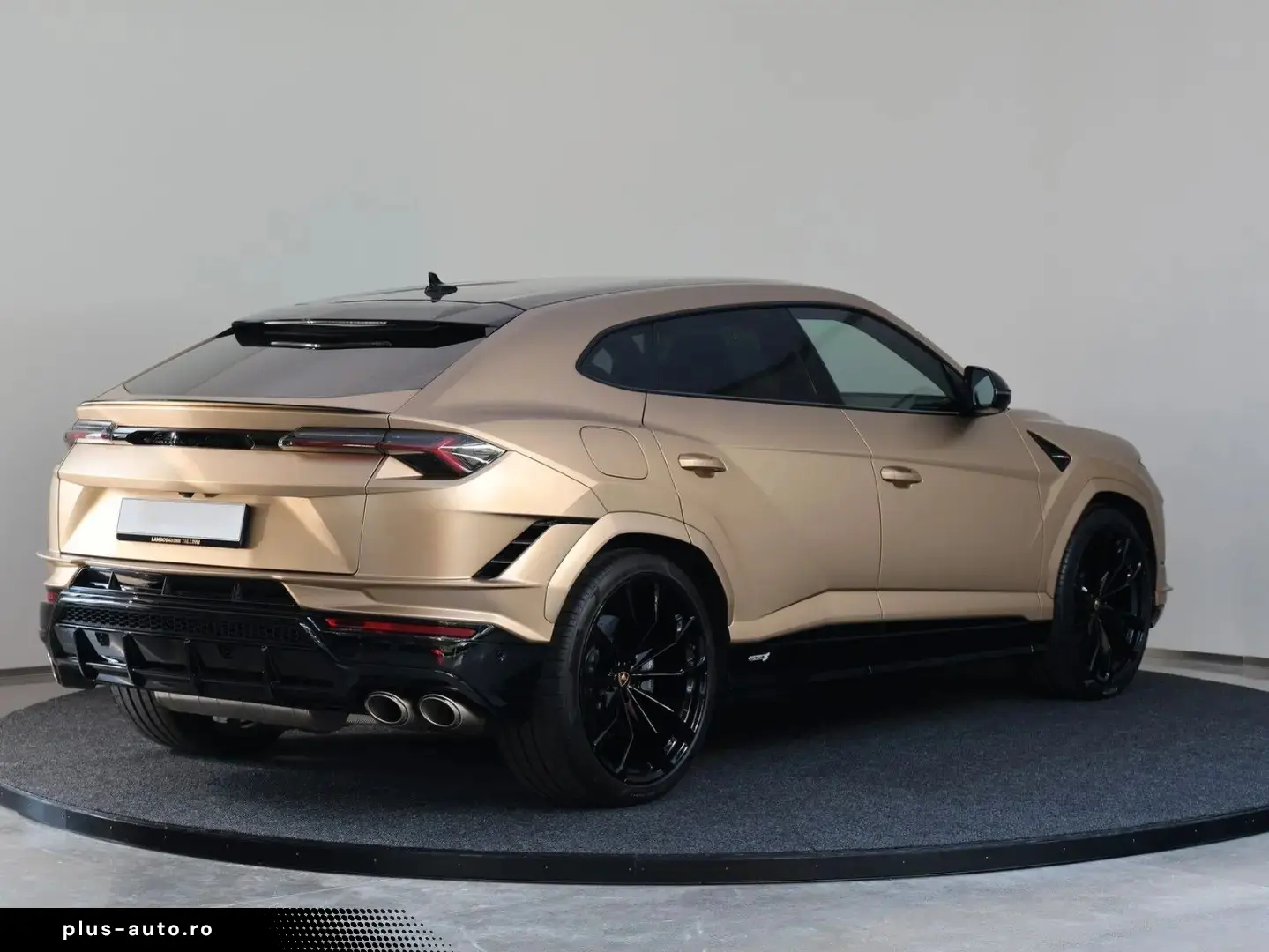 LAMBORGHINI Urus Sport