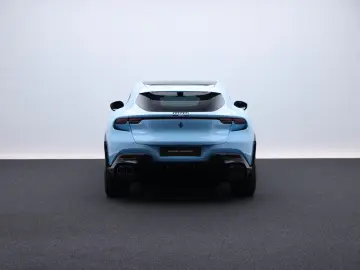 FERRARI Purosangue