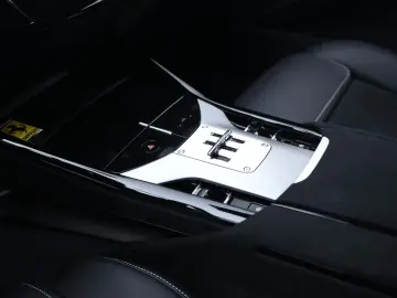 FERRARI Purosangue
