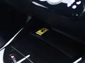 FERRARI Purosangue