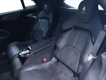 FERRARI Purosangue