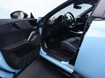 FERRARI Purosangue