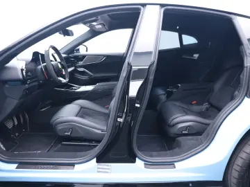 FERRARI Purosangue