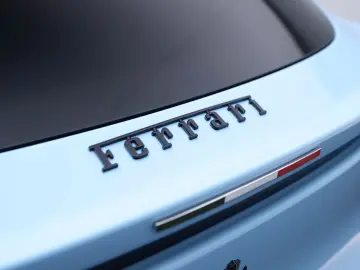 FERRARI Purosangue