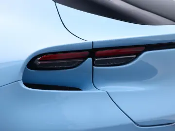 FERRARI Purosangue