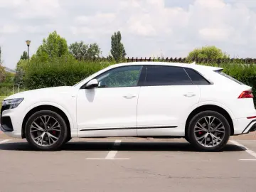Audi Q8 50 TDI S Line_Quattro_Panoramic_Matrix