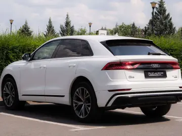 Audi Q8 50 TDI S Line_Quattro_Panoramic_Matrix