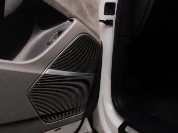 Audi Q8 50 TDI S Line_Quattro_Panoramic_Matrix