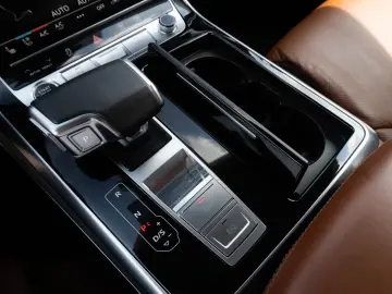 Audi Q8 50 TDI S Line_Quattro_Panoramic_Matrix