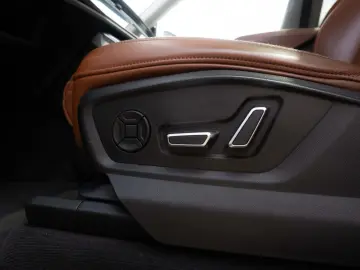 Audi Q8 50 TDI S Line_Quattro_Panoramic_Matrix