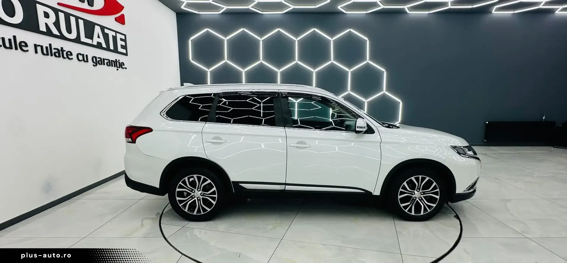 MITSUBISHI OUTLANDER 2017 2.2D E6 4x4 Garantie 12 Luni Rate