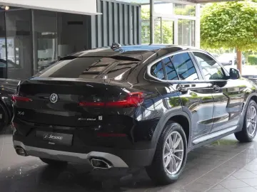 BMW X4 xDrive20d LED ACC R.Cam Gestik AHK