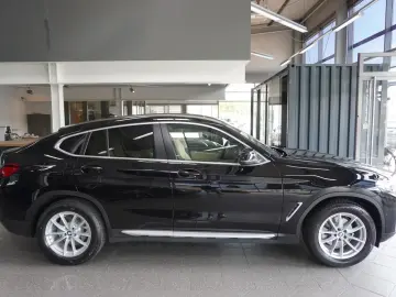BMW X4 xDrive20d LED ACC R.Cam Gestik AHK
