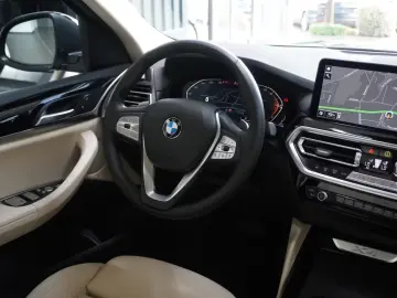 BMW X4 xDrive20d LED ACC R.Cam Gestik AHK