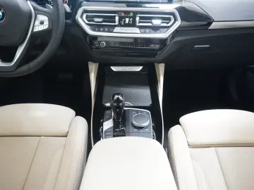 BMW X4 xDrive20d LED ACC R.Cam Gestik AHK