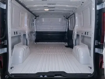STOC BUCURESTI - RENAULT TRAFIC L2H1 - DETARAT