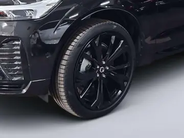 VOLVO XC60 Plus Black Edition Recharge Plug-In Hybrid